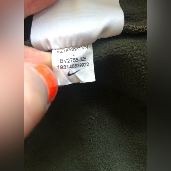 Nike Dri Fit Men’s Army Green Graphic Sports Hoodie Size L Pullover Long Sleeve - Picture 8 of 8